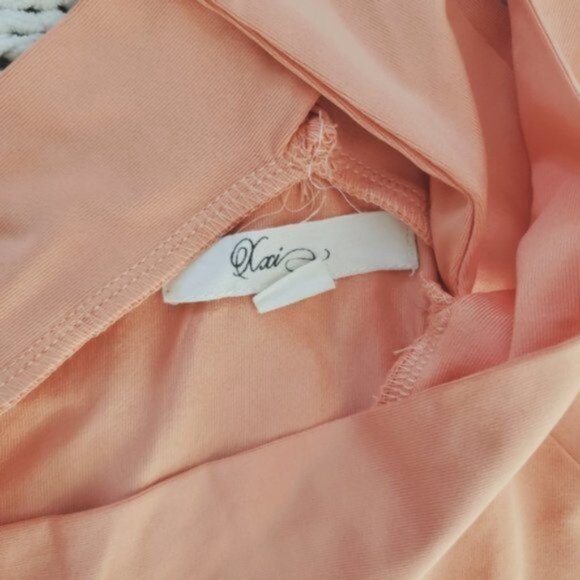 Keyhole Neck Cross Over Peach Top- Small- NWOT - Picture 5 of 8